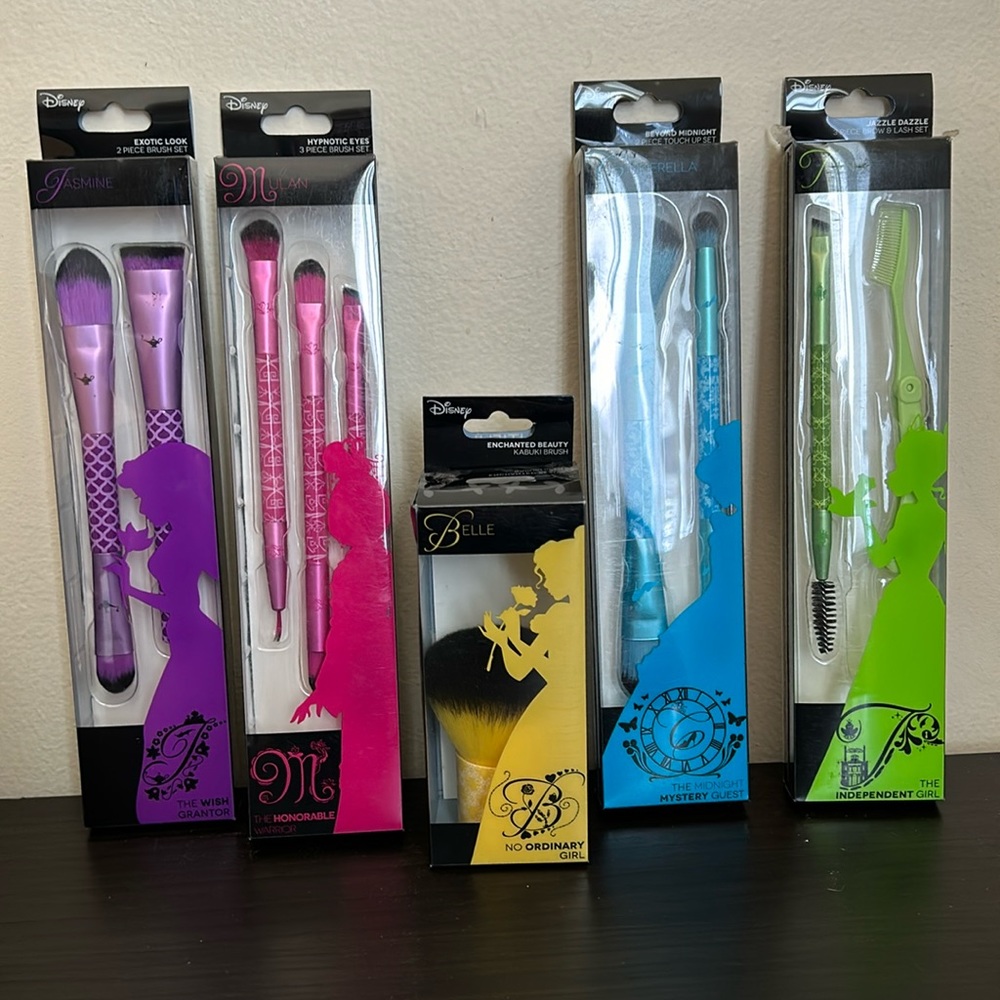 Disney make up brushes!